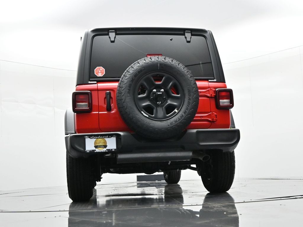 Jeep Wrangler Vehicle Full-screen Gallery Image 25
