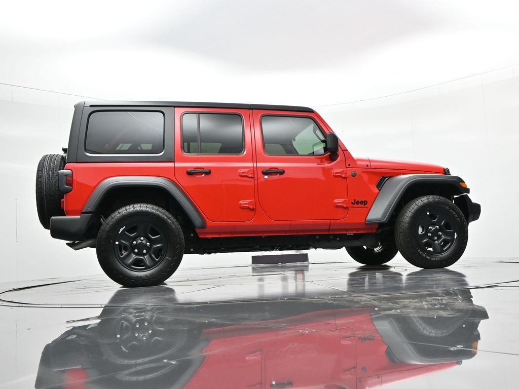 Jeep Wrangler Vehicle Full-screen Gallery Image 27