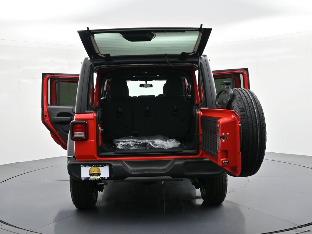 Jeep Wrangler Vehicle Full-screen Gallery Image 31