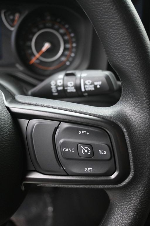 Jeep Wrangler Vehicle Full-screen Gallery Image 16