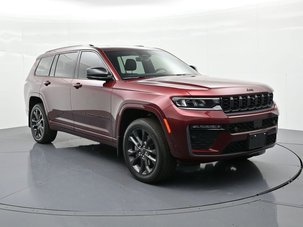 Jeep Grand Cherokee L Vehicle Full-screen Gallery Image 4