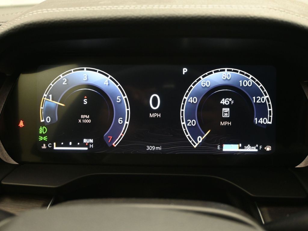 Jeep Grand Cherokee L Vehicle Full-screen Gallery Image 10