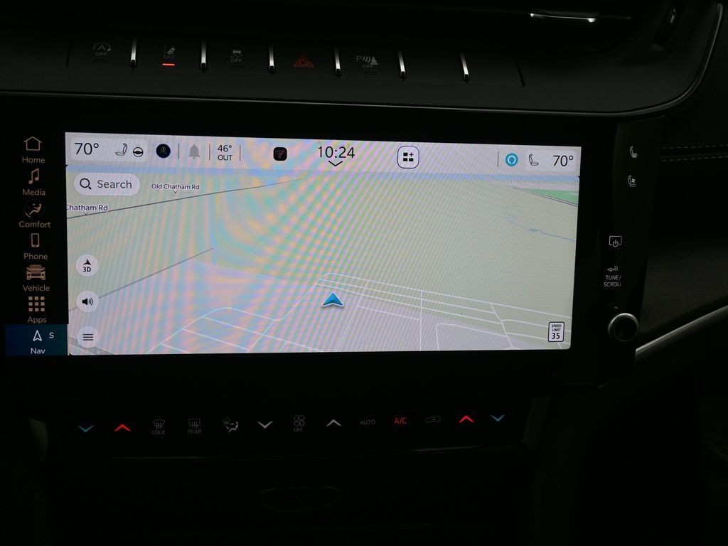 Jeep Grand Cherokee L Vehicle Full-screen Gallery Image 11