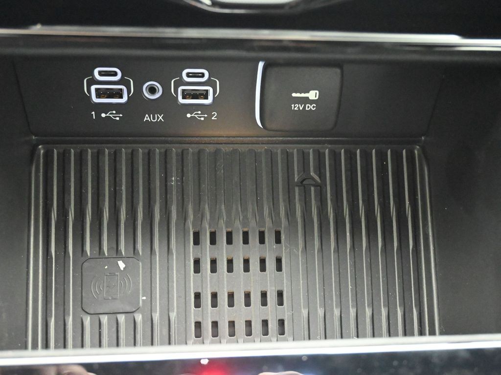 Jeep Grand Cherokee L Vehicle Full-screen Gallery Image 15