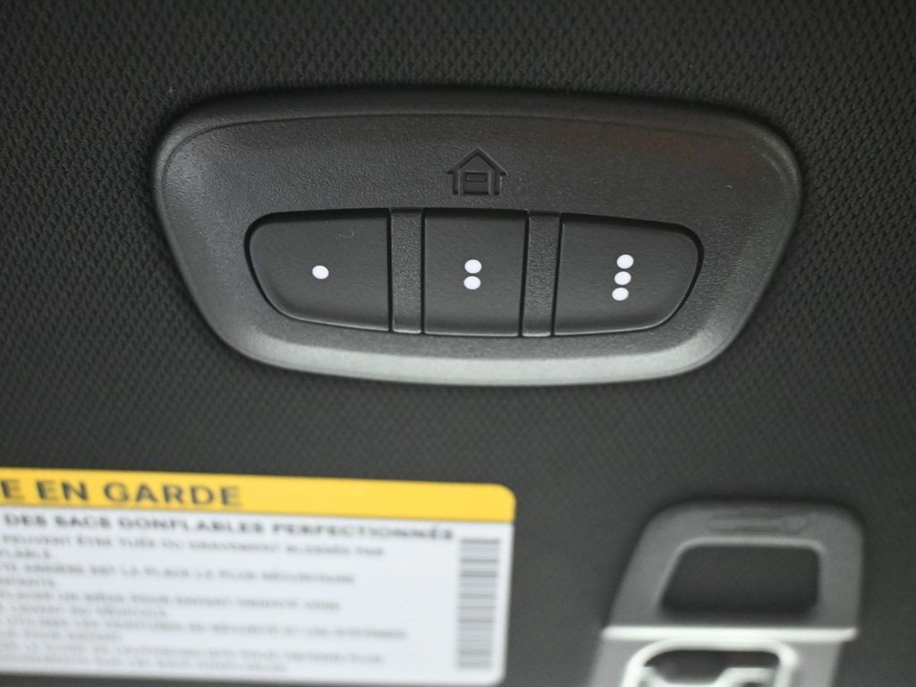 Jeep Grand Cherokee L Vehicle Full-screen Gallery Image 21