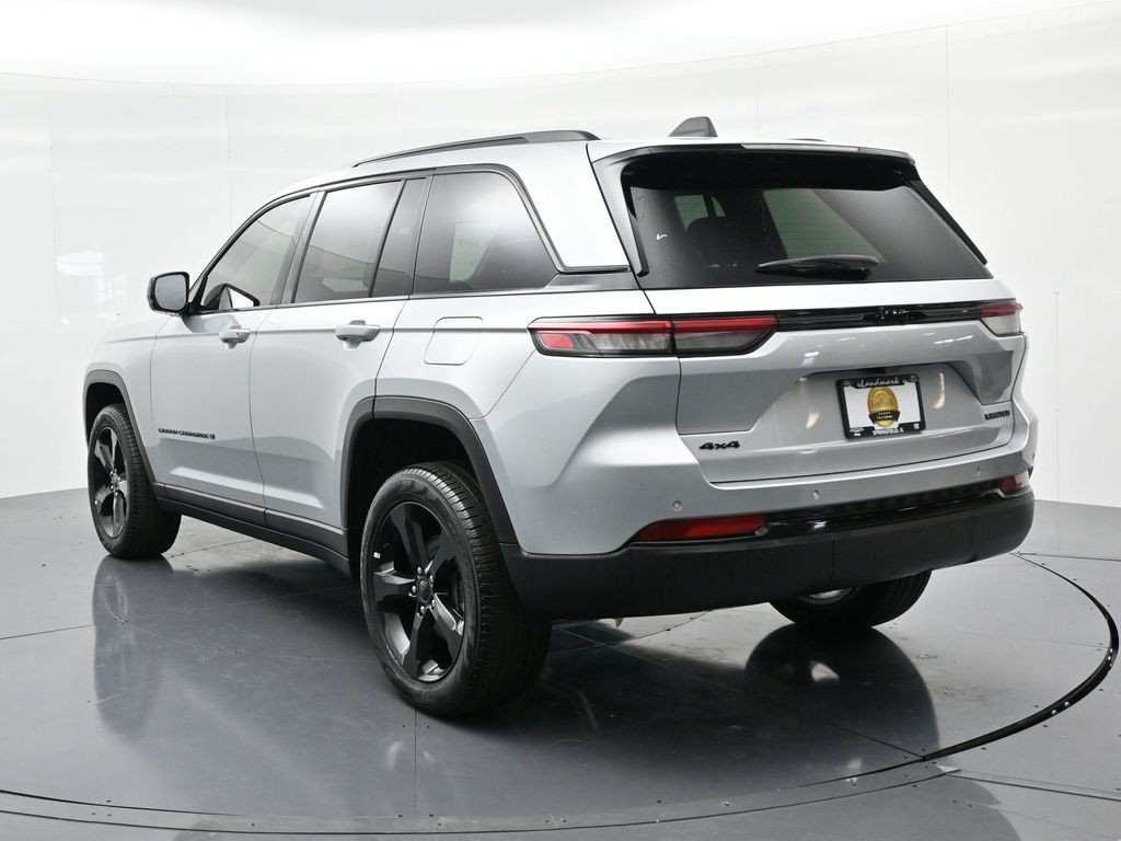 Jeep Grand Cherokee Vehicle Full-screen Gallery Image 8