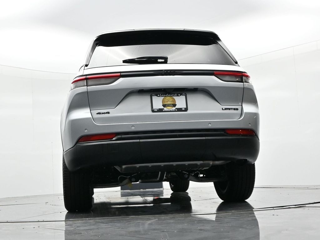 Jeep Grand Cherokee Vehicle Full-screen Gallery Image 21