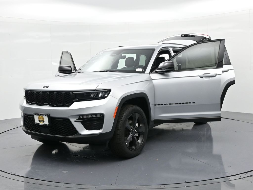 Jeep Grand Cherokee Vehicle Full-screen Gallery Image 26