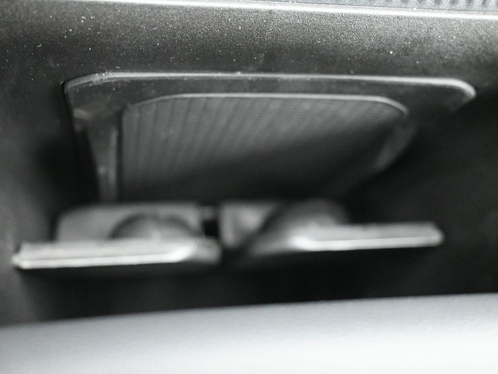 Jeep Cherokee Vehicle Full-screen Gallery Image 17