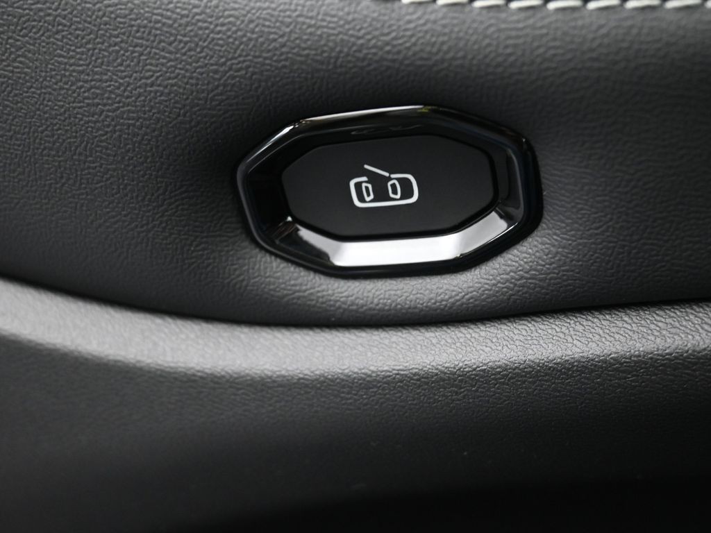 Jeep Cherokee Vehicle Full-screen Gallery Image 27