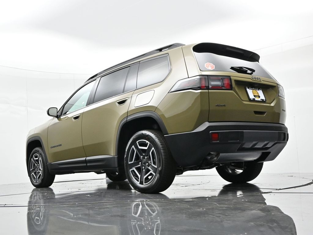 Jeep Cherokee Vehicle Full-screen Gallery Image 32