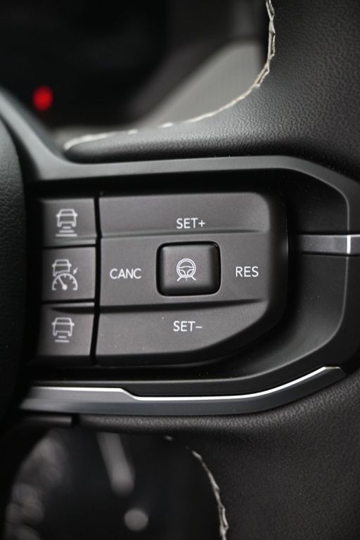 Jeep Cherokee Vehicle Full-screen Gallery Image 21