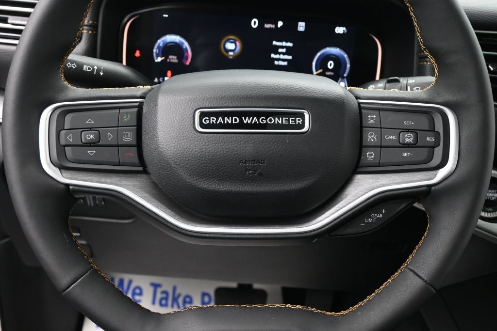 Jeep Grand Wagoneer Vehicle Full-screen Gallery Image 15