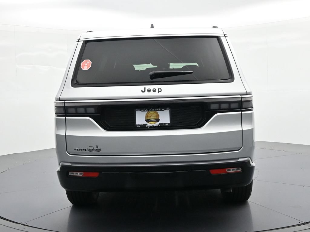 Jeep Grand Wagoneer Vehicle Full-screen Gallery Image 7