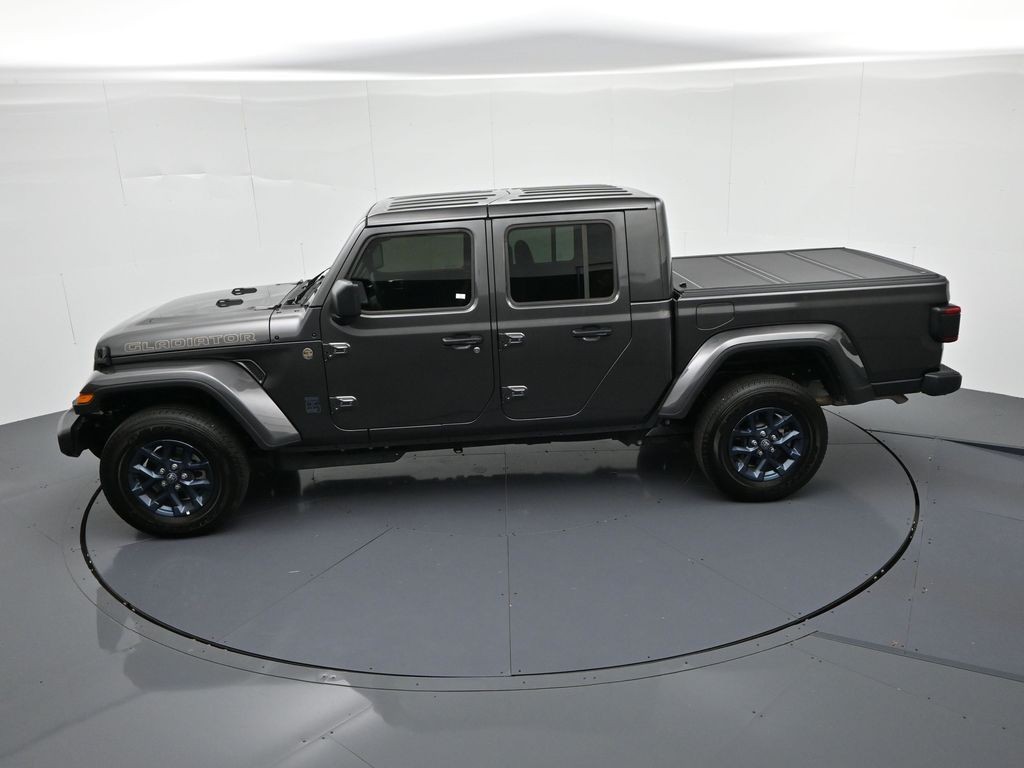 Jeep Gladiator Vehicle Full-screen Gallery Image 19
