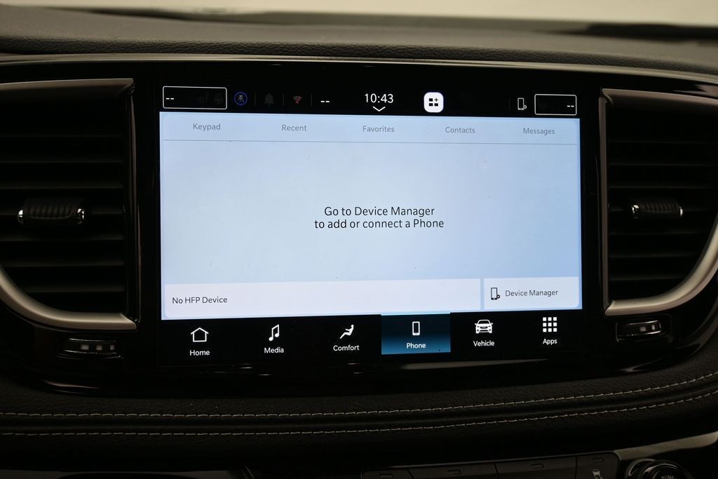 Chrysler Pacifica Vehicle Full-screen Gallery Image 10