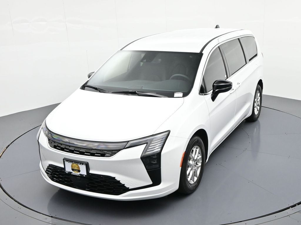 Chrysler Pacifica Vehicle Full-screen Gallery Image 18