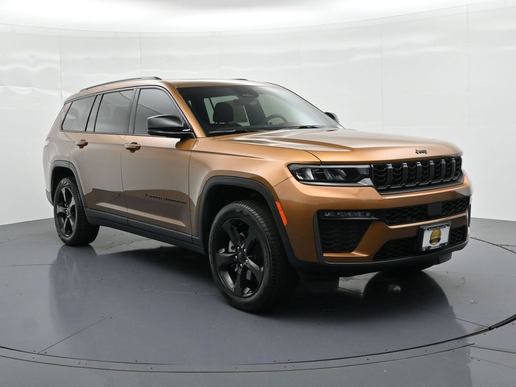 Jeep Grand Cherokee L Vehicle Full-screen Gallery Image 4
