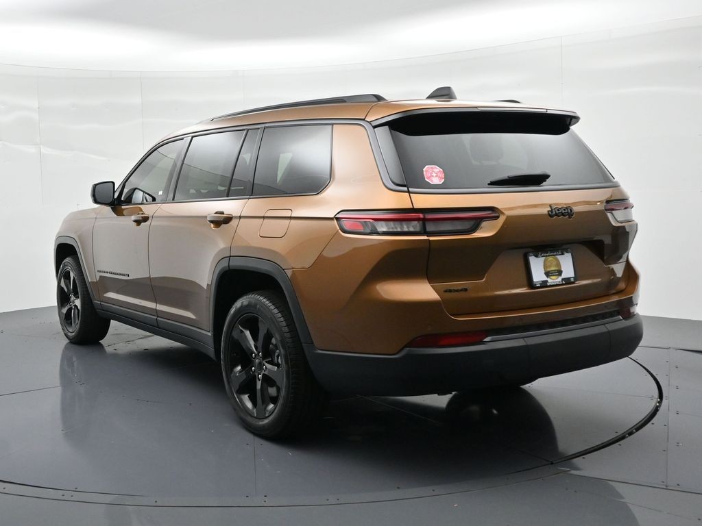 Jeep Grand Cherokee L Vehicle Full-screen Gallery Image 8