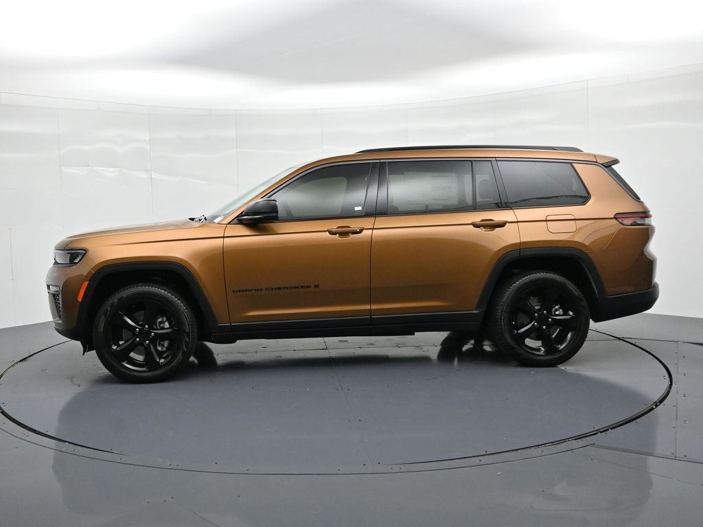 Jeep Grand Cherokee L Vehicle Full-screen Gallery Image 9