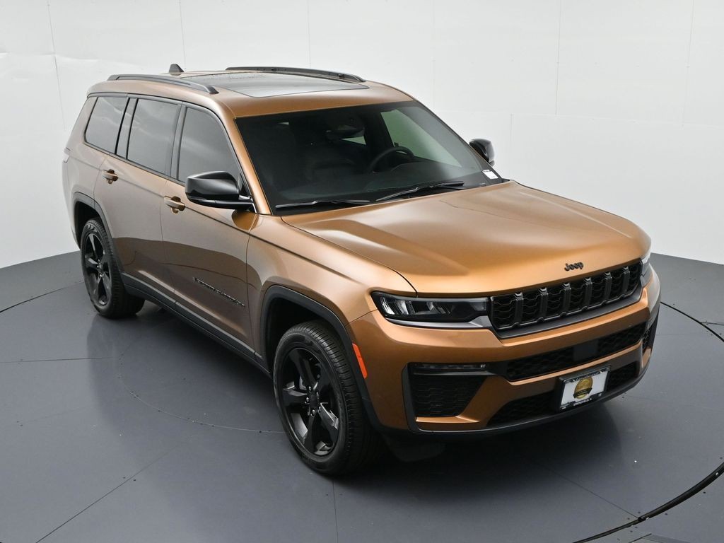 Jeep Grand Cherokee L Vehicle Full-screen Gallery Image 18