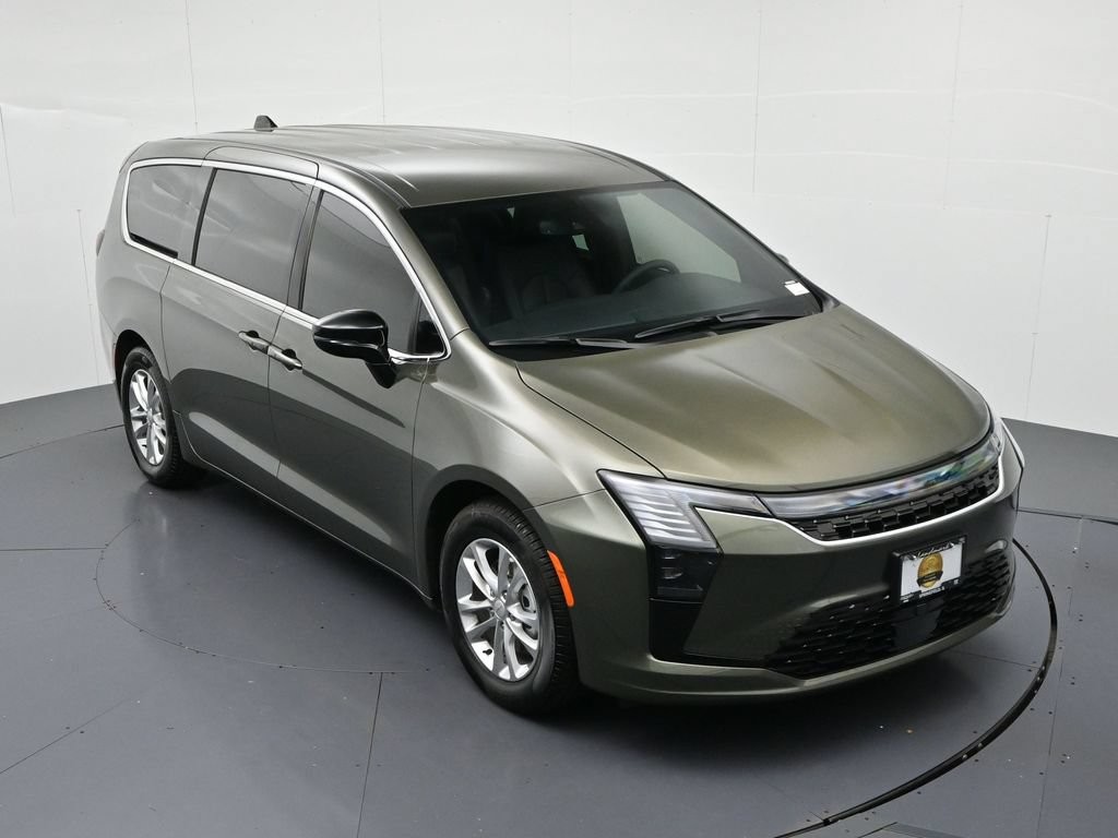 Chrysler Pacifica Vehicle Full-screen Gallery Image 14