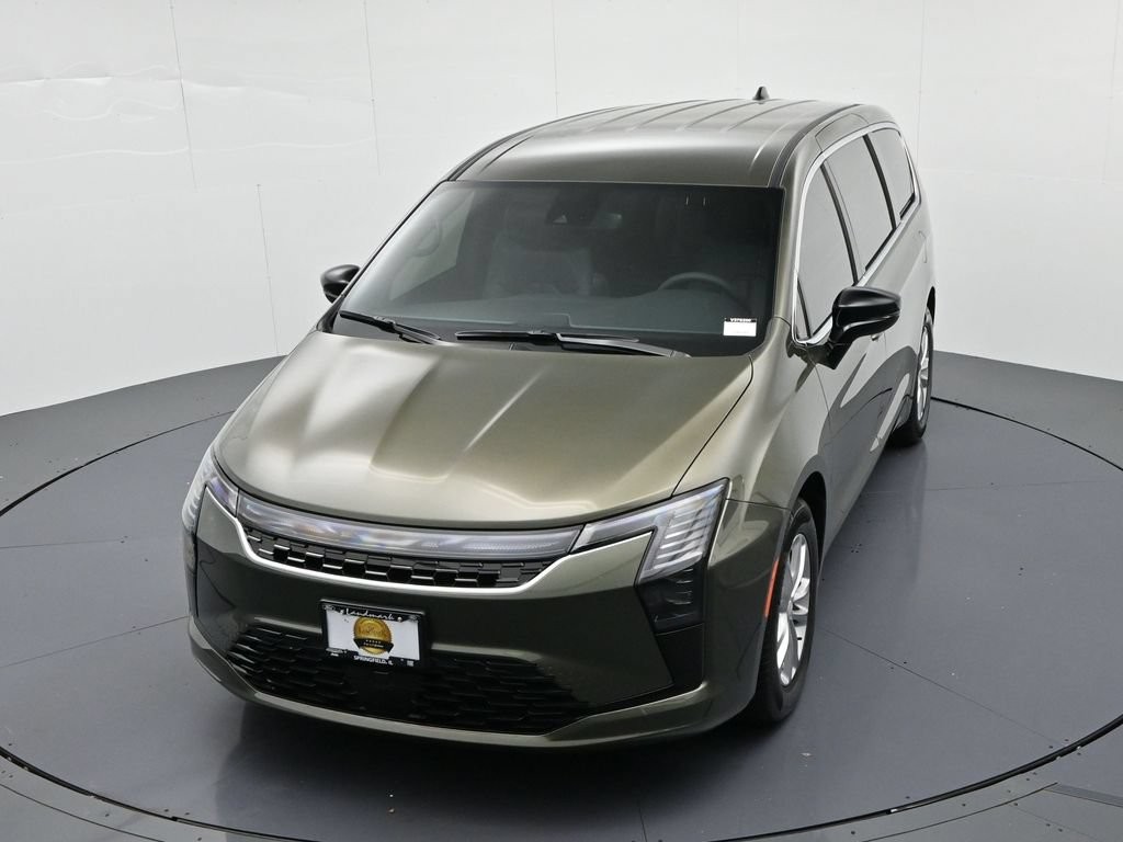 Chrysler Pacifica Vehicle Full-screen Gallery Image 16