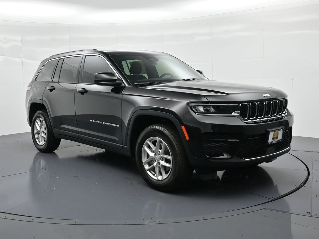 Jeep Grand Cherokee Vehicle Full-screen Gallery Image 4