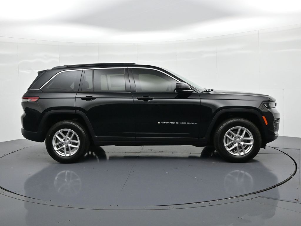 Jeep Grand Cherokee Vehicle Full-screen Gallery Image 5