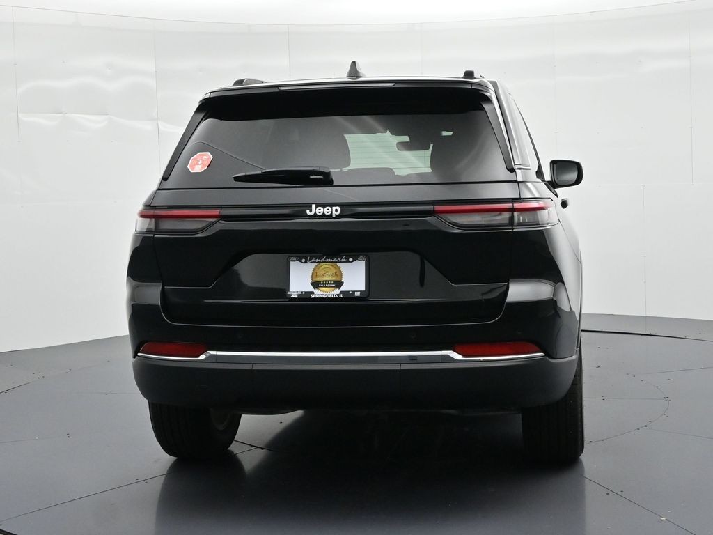 Jeep Grand Cherokee Vehicle Full-screen Gallery Image 7