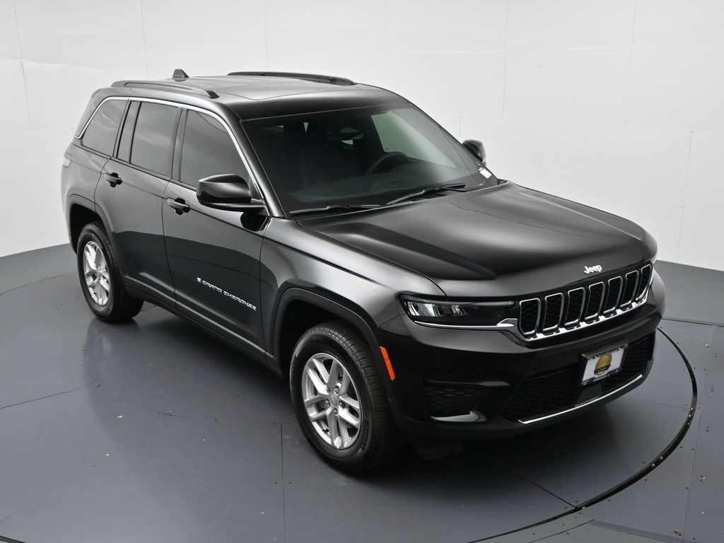 Jeep Grand Cherokee Vehicle Full-screen Gallery Image 17