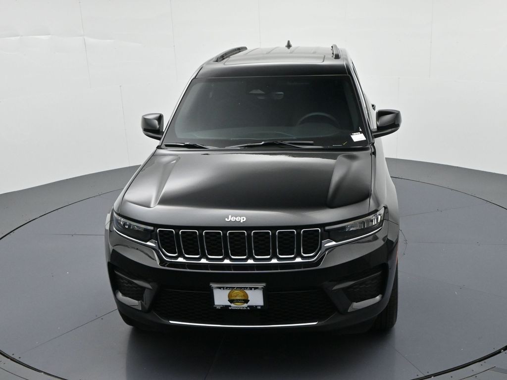 Jeep Grand Cherokee Vehicle Full-screen Gallery Image 18