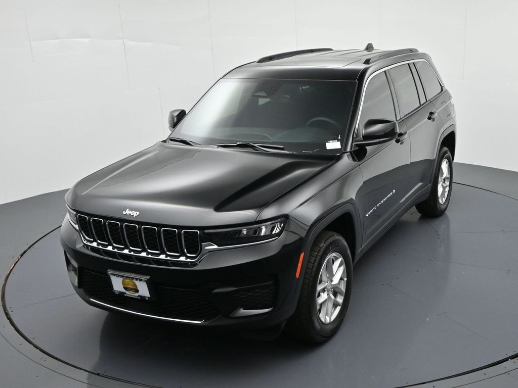 Jeep Grand Cherokee Vehicle Full-screen Gallery Image 19