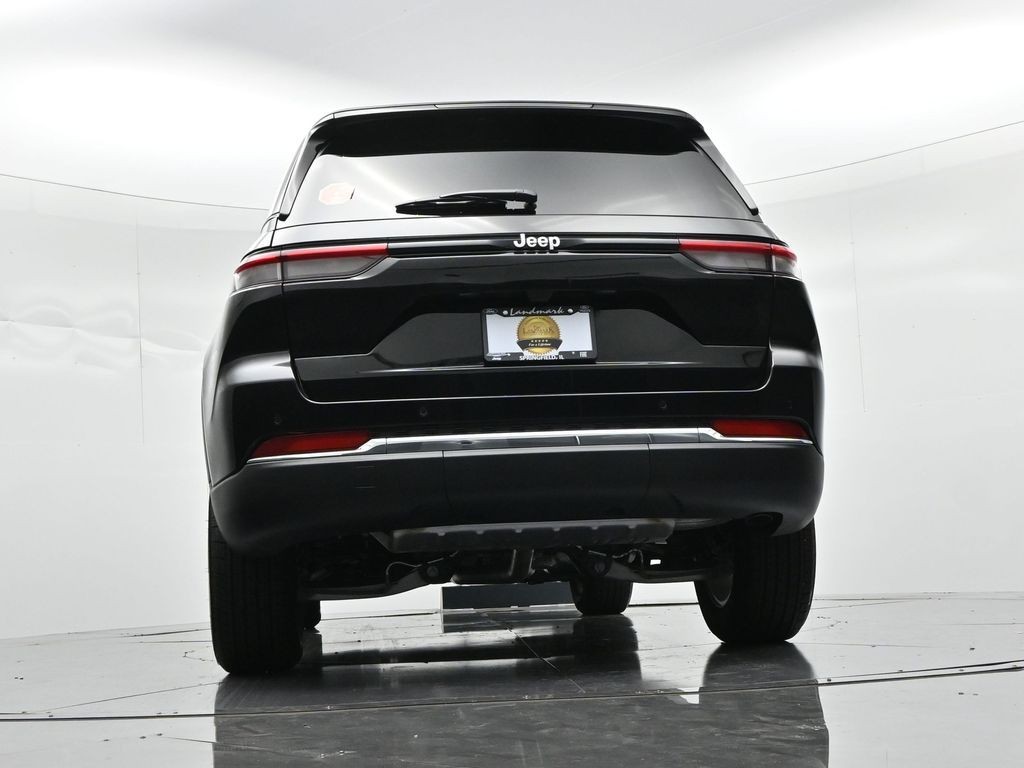 Jeep Grand Cherokee Vehicle Full-screen Gallery Image 22
