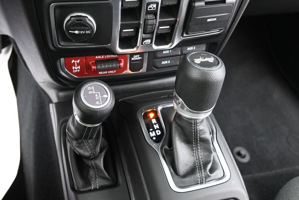 Jeep Wrangler Vehicle Full-screen Gallery Image 12