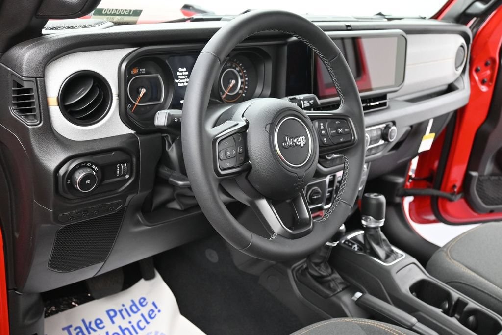 Jeep Wrangler Vehicle Full-screen Gallery Image 14