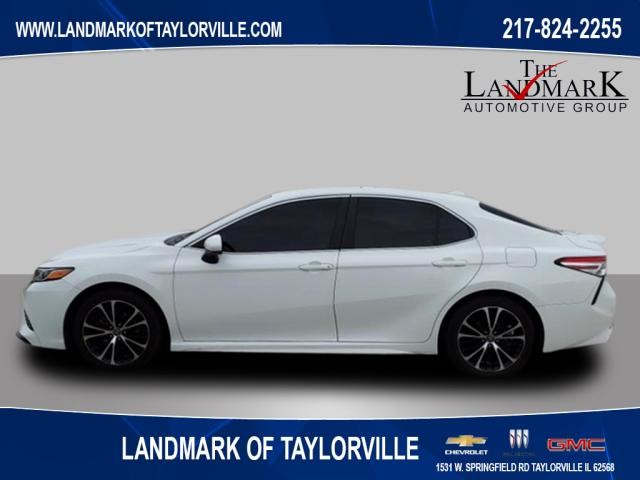 Used 2020 Toyota Camry SE with VIN 4T1G11AK7LU343222 for sale in Springfield, IL