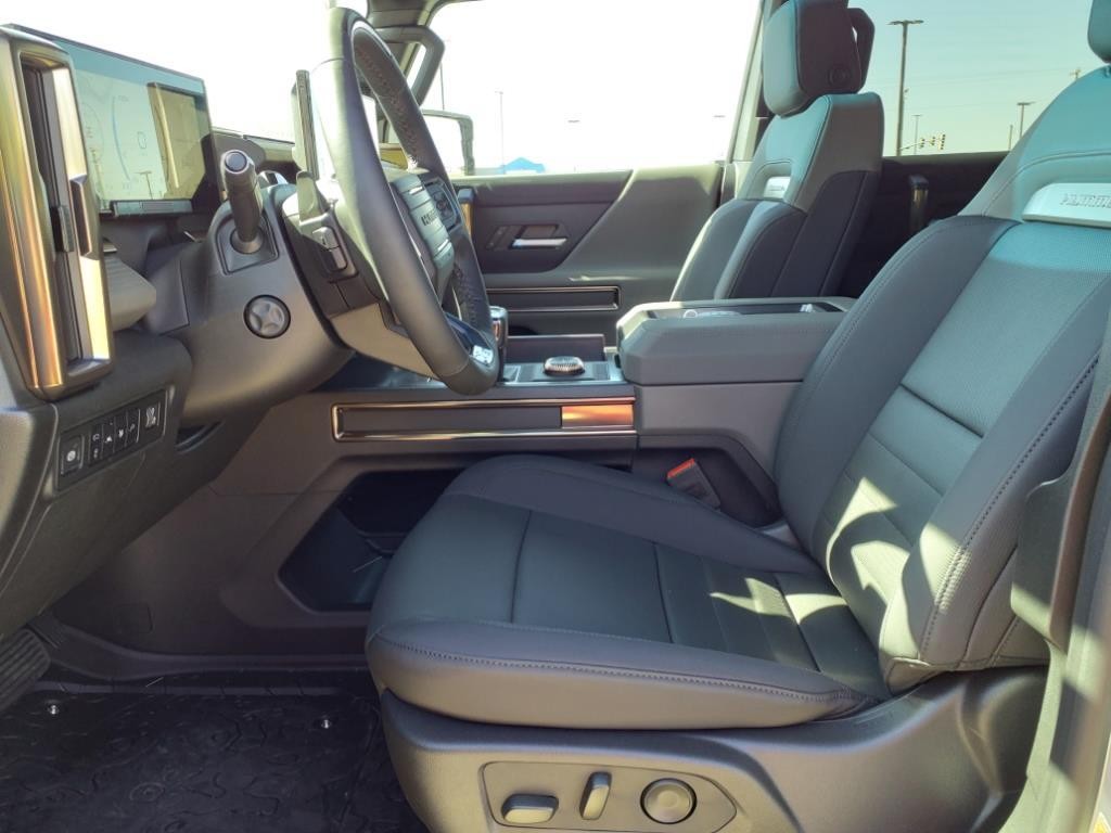 GMC HUMMER EV SUV Vehicle Full-screen Gallery Image 12