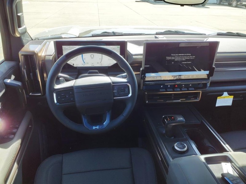 GMC HUMMER EV SUV Vehicle Full-screen Gallery Image 4