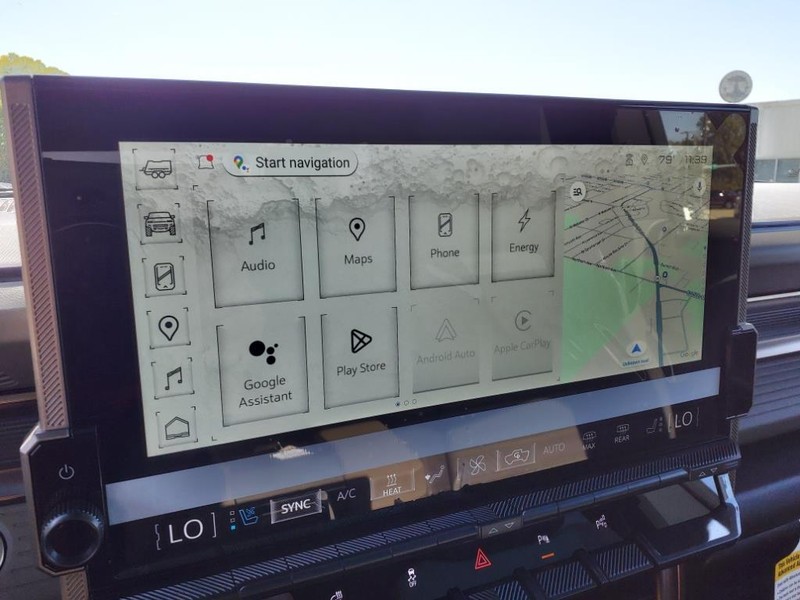 GMC HUMMER EV SUV Vehicle Full-screen Gallery Image 5