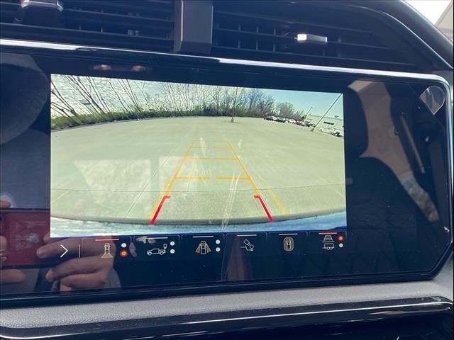 GMC Sierra 1500 Vehicle Full-screen Gallery Image 8