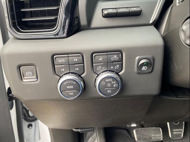 GMC Sierra 1500 Vehicle Full-screen Gallery Image 14