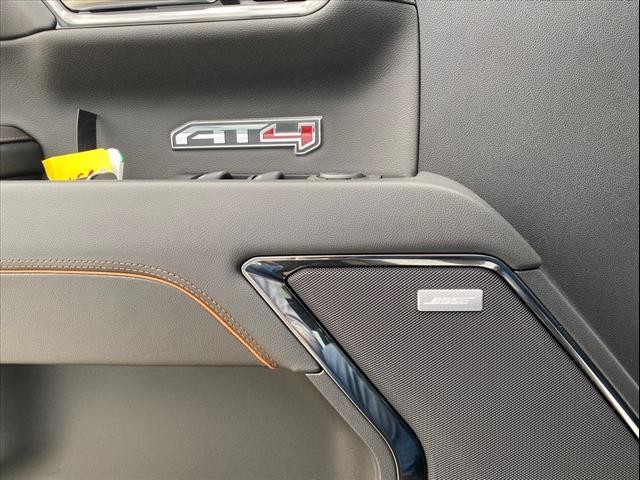 GMC Sierra 1500 Vehicle Full-screen Gallery Image 18