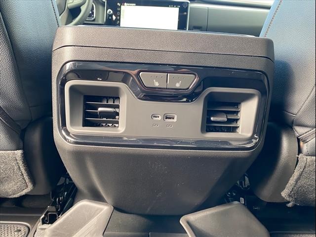 GMC Sierra 1500 Vehicle Full-screen Gallery Image 21