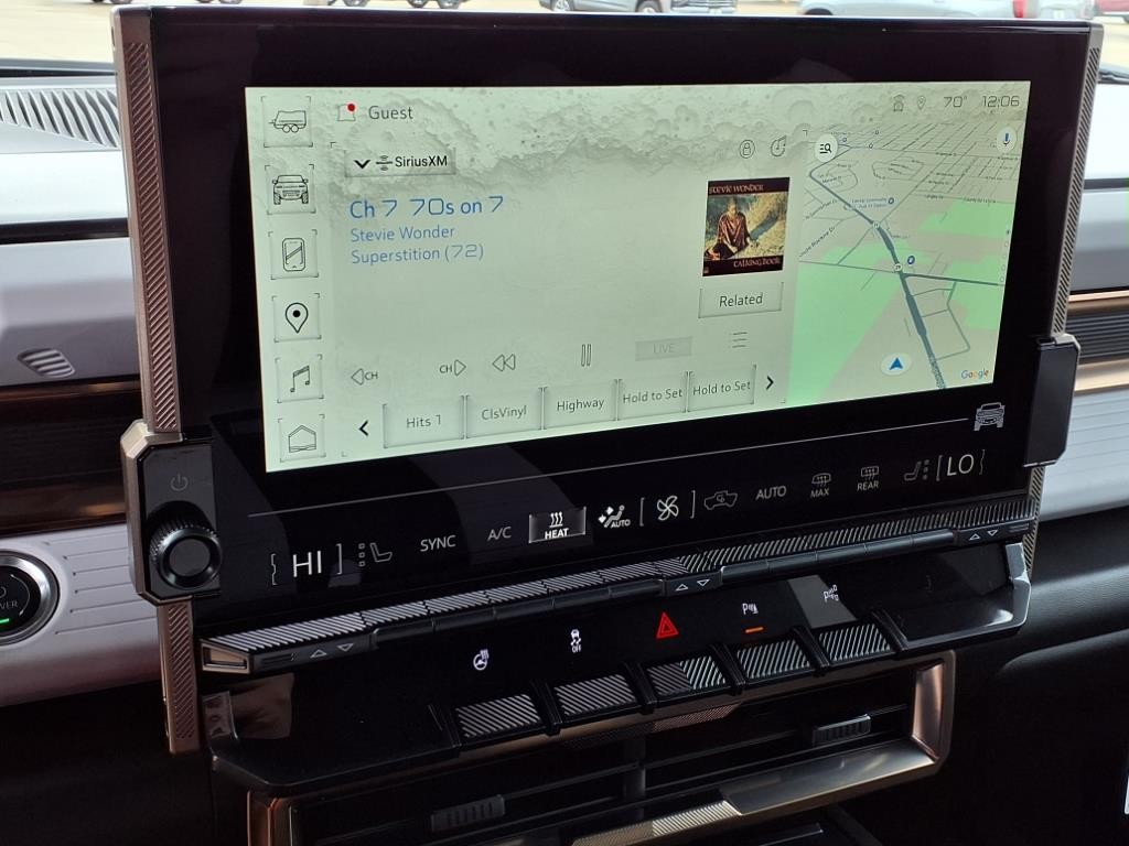 GMC HUMMER EV SUV Vehicle Full-screen Gallery Image 8