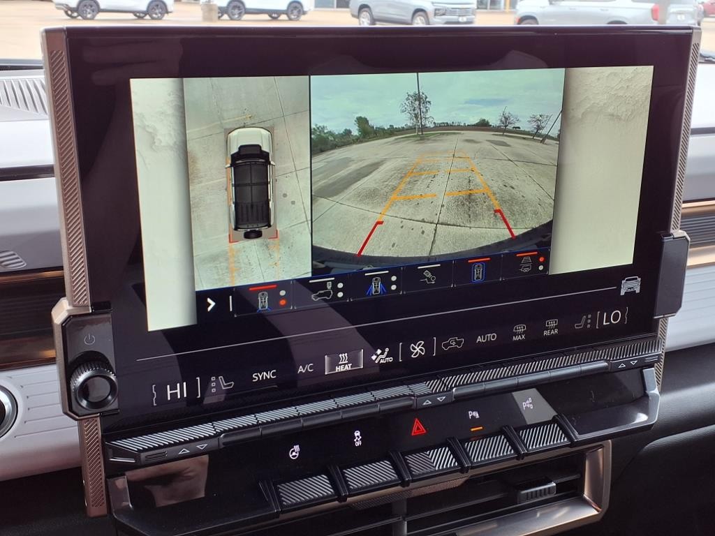 GMC HUMMER EV SUV Vehicle Full-screen Gallery Image 9