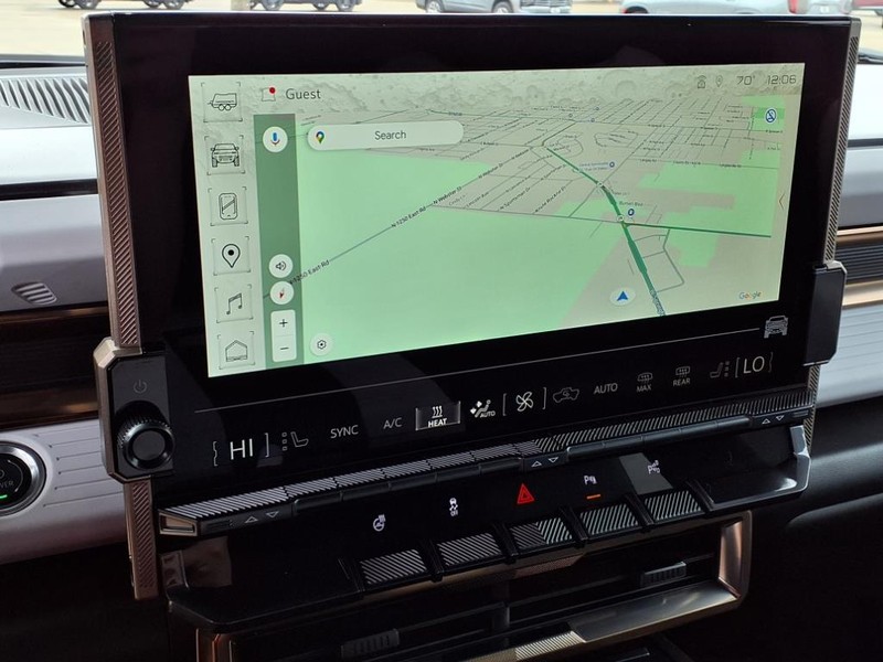 GMC HUMMER EV SUV Vehicle Full-screen Gallery Image 7