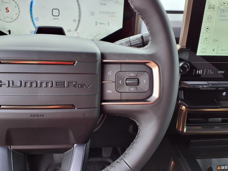 GMC HUMMER EV SUV Vehicle Full-screen Gallery Image 17