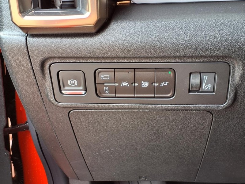 GMC HUMMER EV SUV Vehicle Full-screen Gallery Image 19