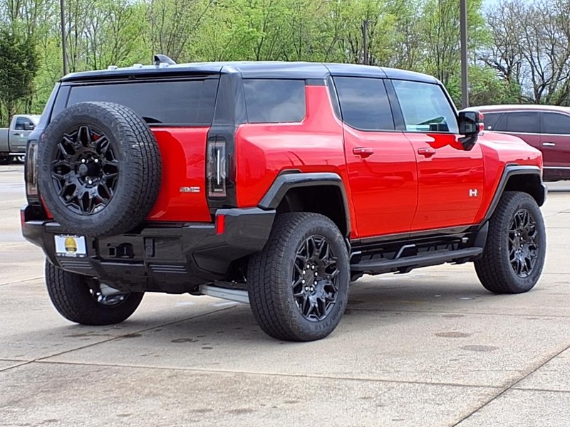 GMC HUMMER EV SUV Vehicle Full-screen Gallery Image 26